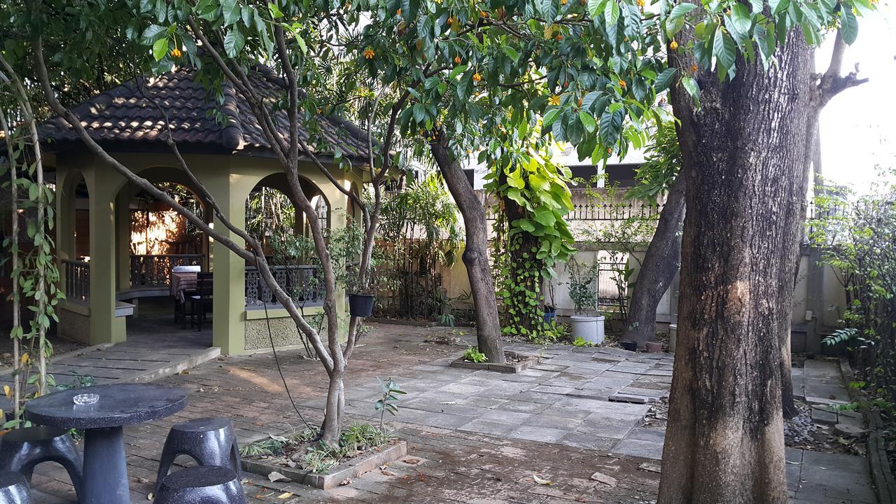 Coc Guest House & Hostel Чиангмай Экстерьер фото