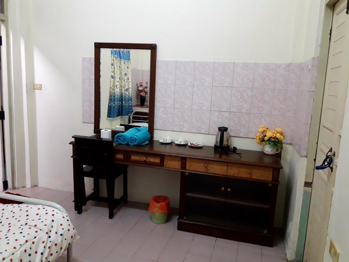 Coc Guest House & Hostel Чиангмай Экстерьер фото